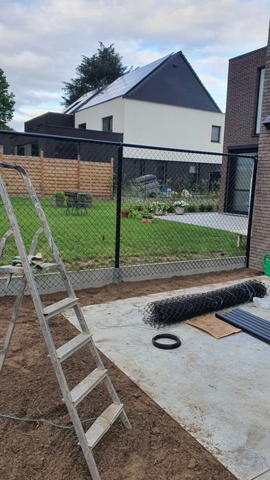 Stalpi gard de plasa impletita și panouri sudate