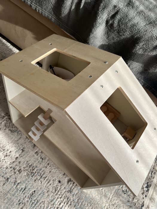 Домик игрушечный