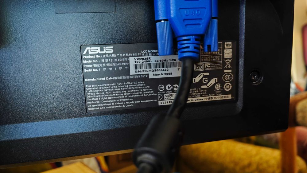 Настолен компютър и Монитор