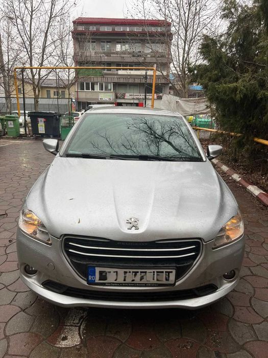 Silver Peugeot Diesel – Powerful & Economical