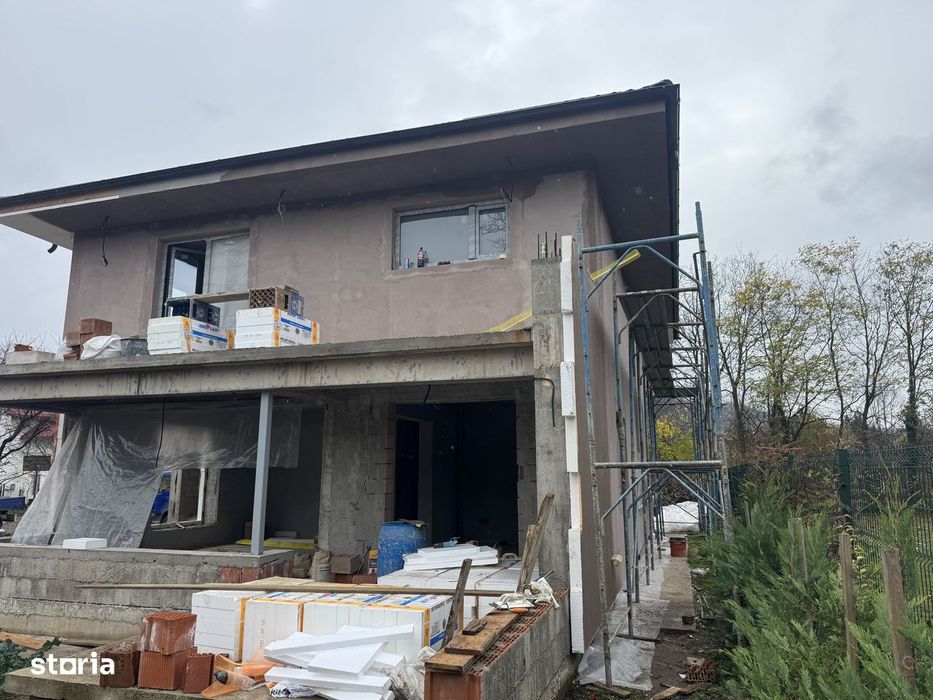 Vand CASA,VILA Noua P+1E 241,5Mp construit zona centrala BREAZA