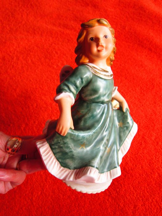 cadou rar Goebel Hummel Inger muzical "White Christmast"