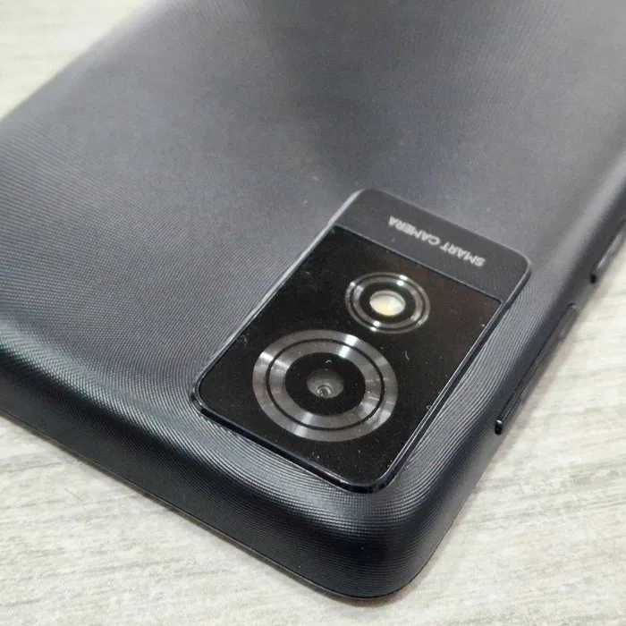 TCL 501  32 Gb 2 Gb Ram