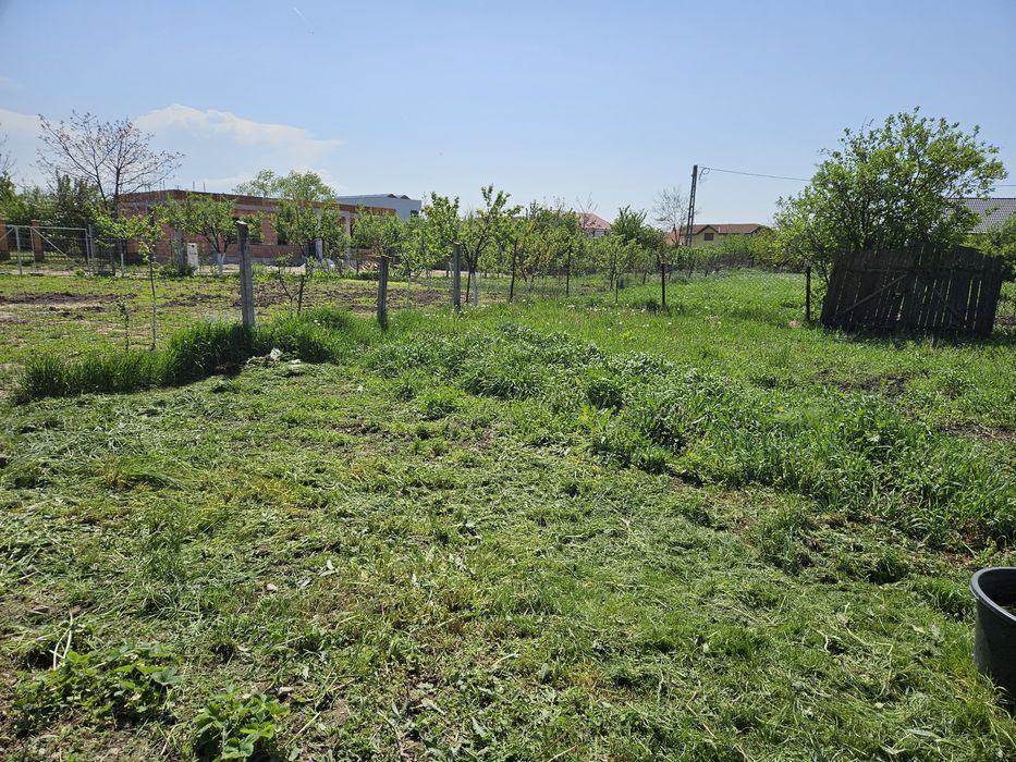 Casa de vânzare cu teren de 744 mp în Cihei