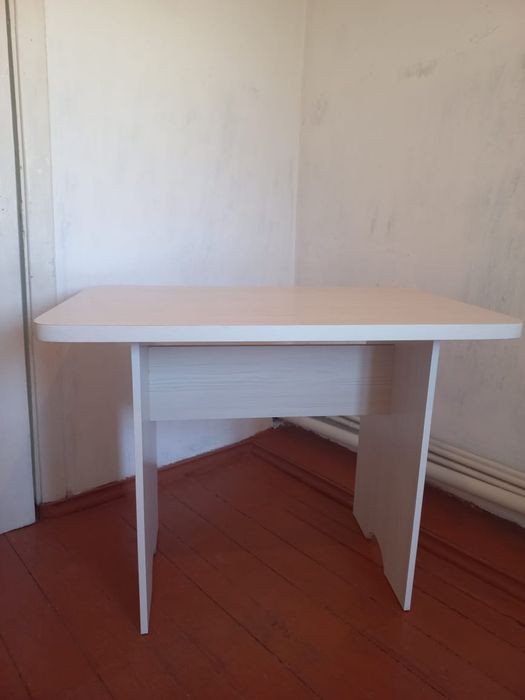 Стол    кухонный