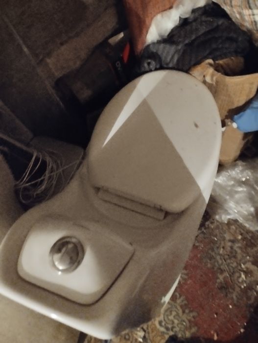 Унитаз и раковины