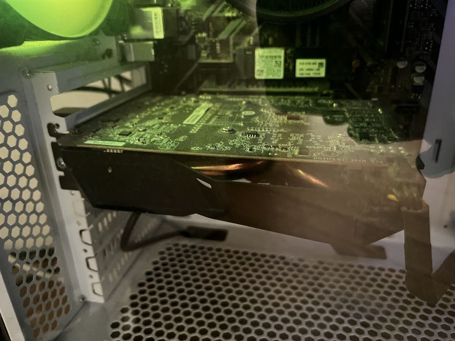 Vand processor si placa video