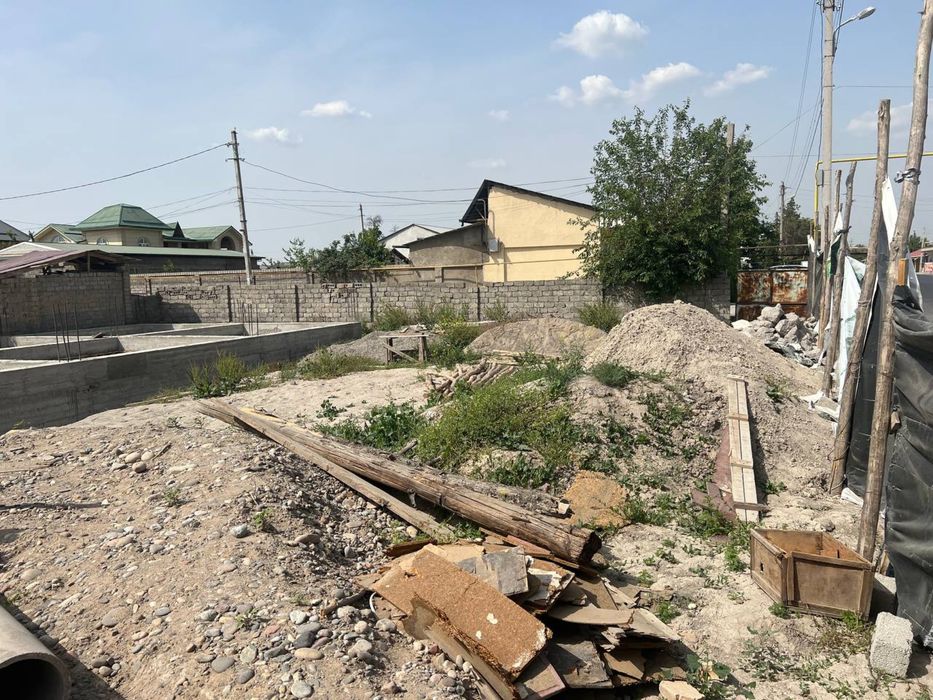 7 sotix yer sotiladi