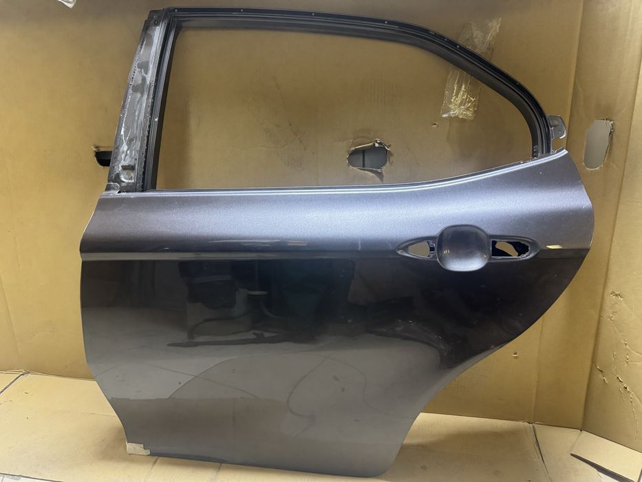 Дверь Toyota camry 70-75