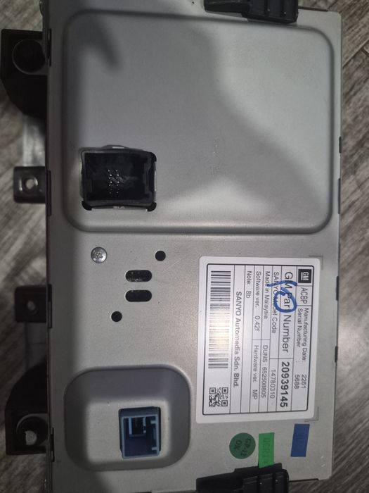 Продам универсальную магнитолу