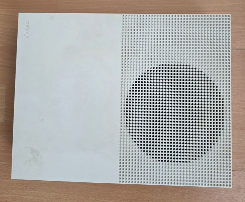 Xbox One S + controllere + 2 jocuri