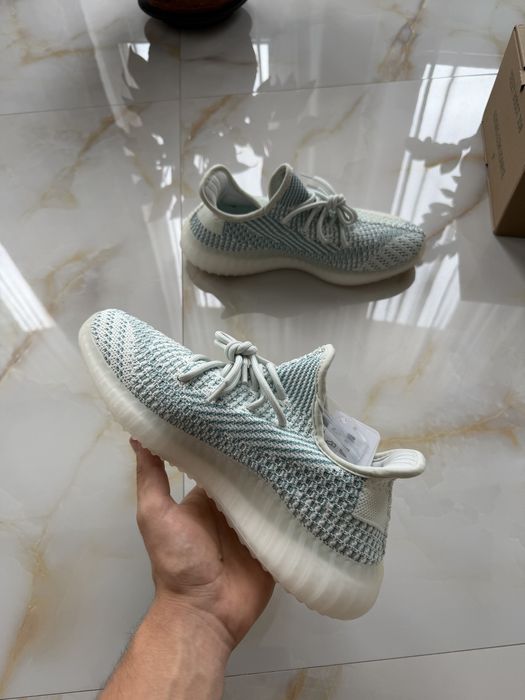 Adidasi Yezzy 350 V2