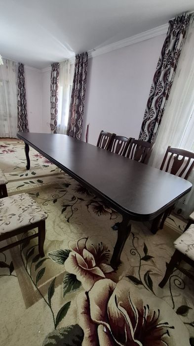 Продается б/у стол для гостиной!