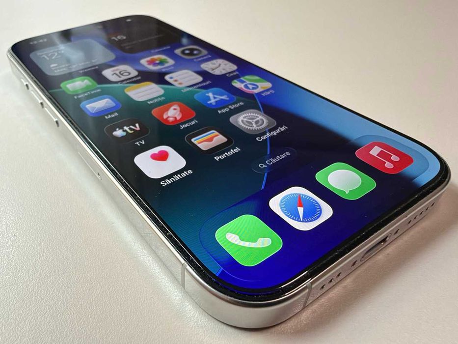  Apple / iPhone 16 Pro 128 Gb / White Titanium