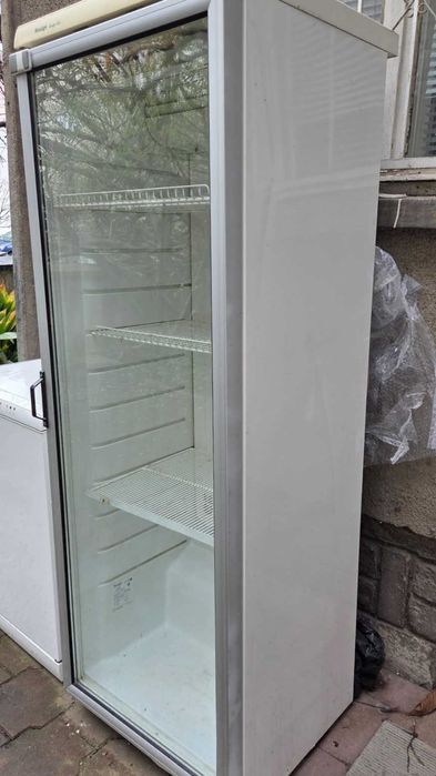 Хладилна витрина