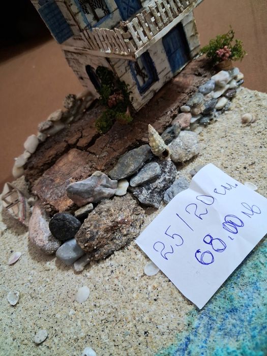 Ръчно изработени макети на къщи.