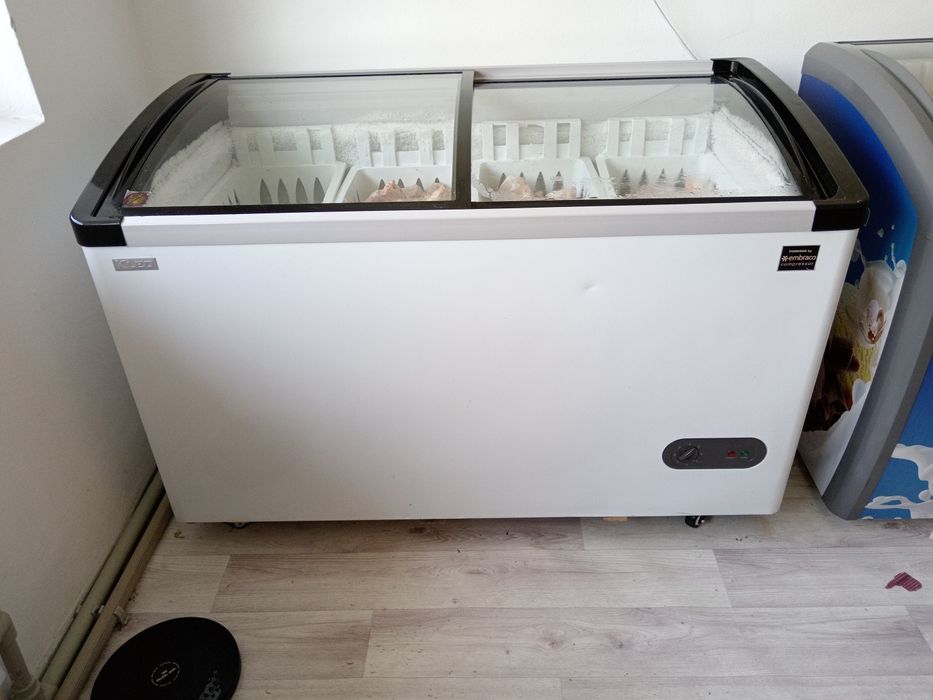 Морозильник использовала пять месяц, без коробка 400литра