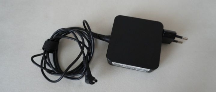 Lenovo ideapad i3 6006U