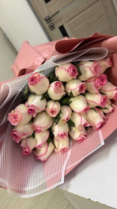 Гүл сатылады келіcеміз