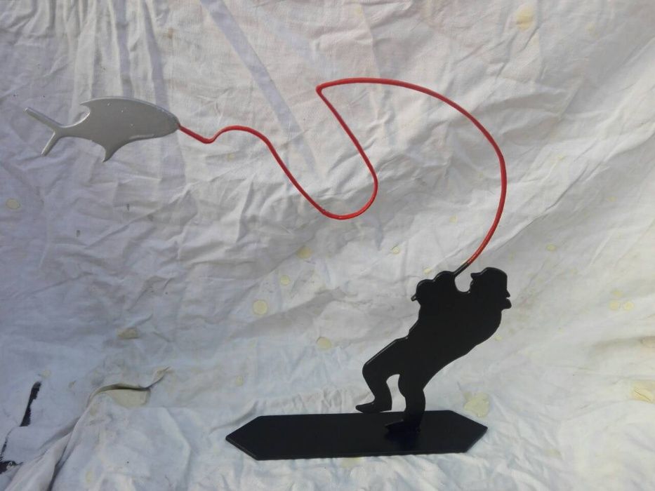 Декорация и часовници от метал.