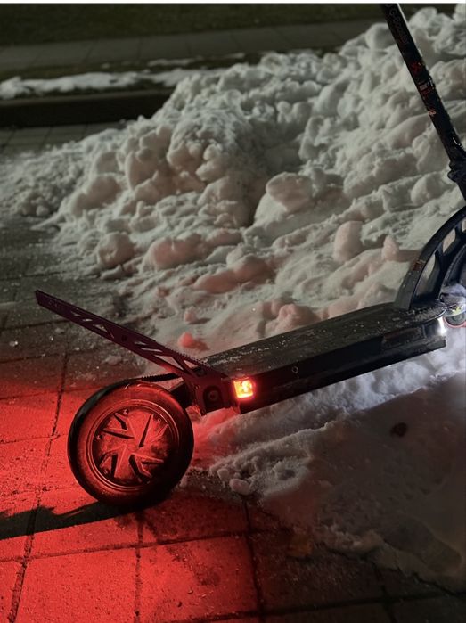 Продам электро самакат куго