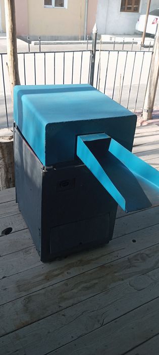 Qadimgi zavatsqõy mashinka sotiladi urganchda