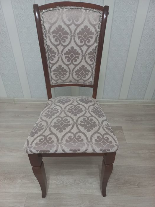 Продам стол стулья газплиту