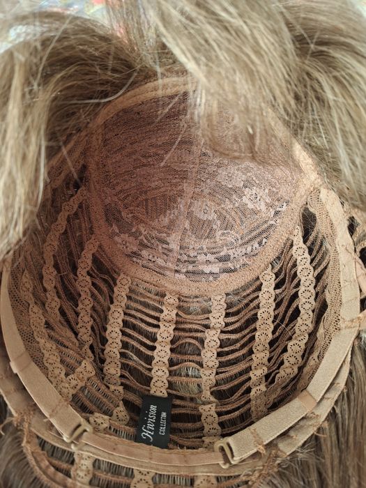 Парик,натуральный волос.