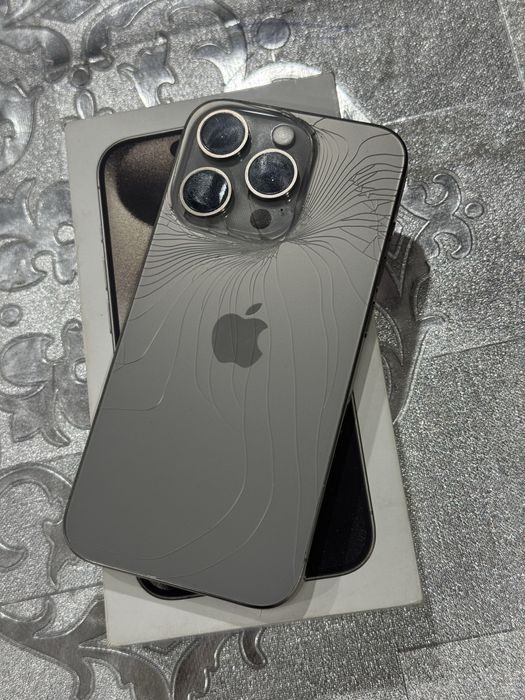 Продам iPhone 15 pro 128