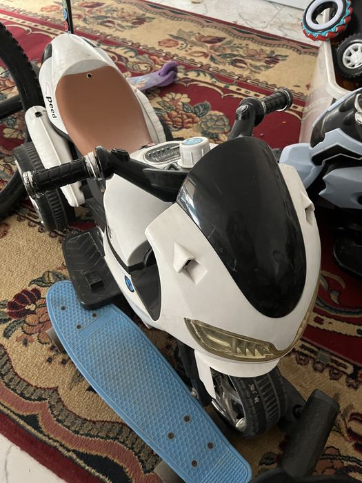 Продам детские машинки