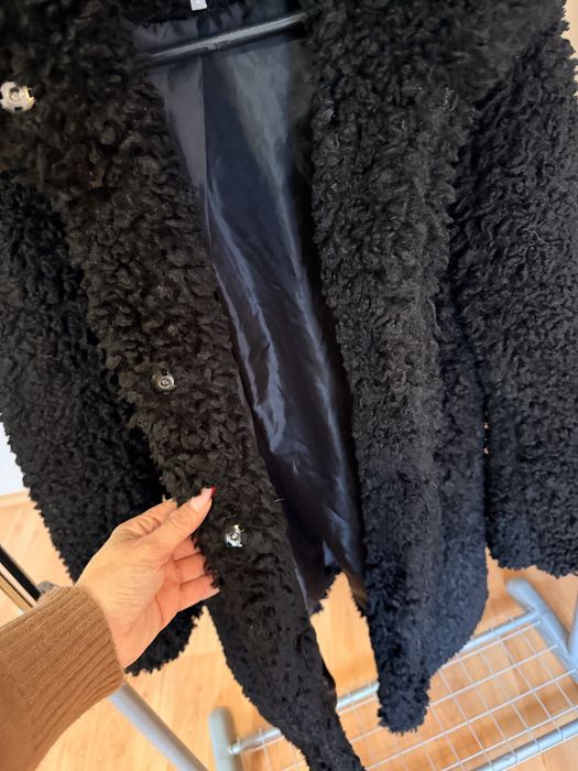 Черно палто от еко косъм