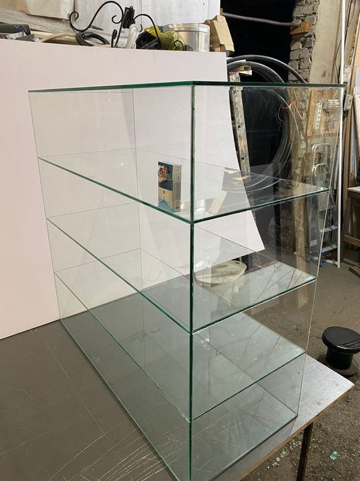 Стеклянные витрины / Перегородки