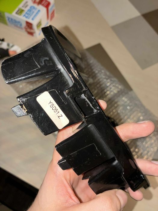 Странични решетки KITT, Съвместими с VW Golf VI R Golf 2008-2012 R20