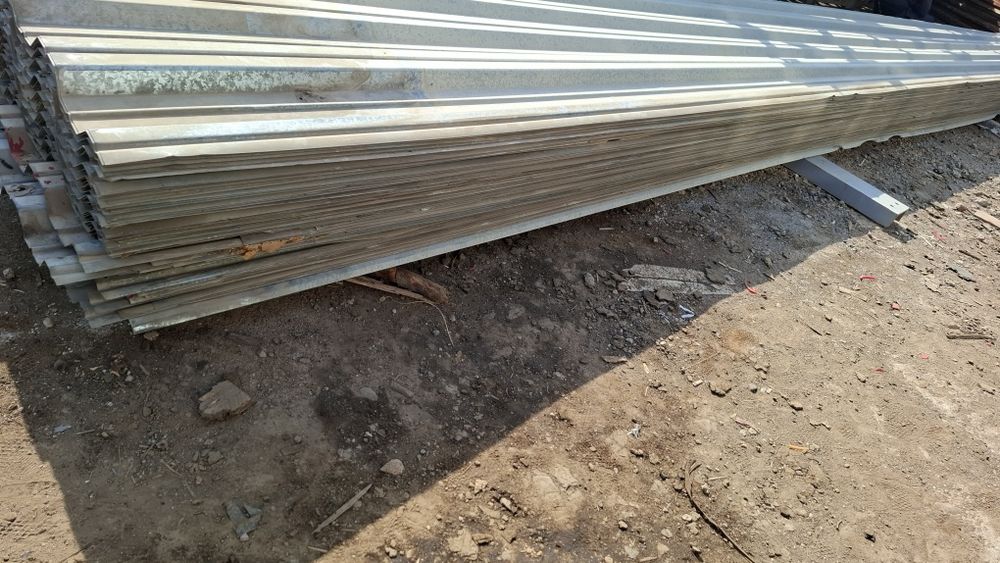 Profnastil sotiladi, holat yaxshi.