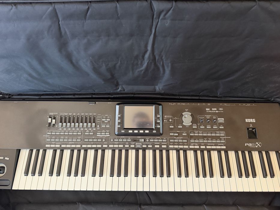 Korg pa3X-76 functioneaza 10/10