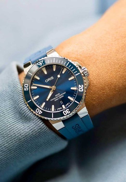 Часовници Oris Aquis сребристо/синьо