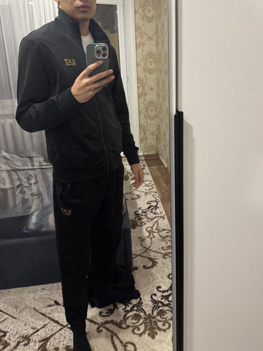 Продам EA7 Armani