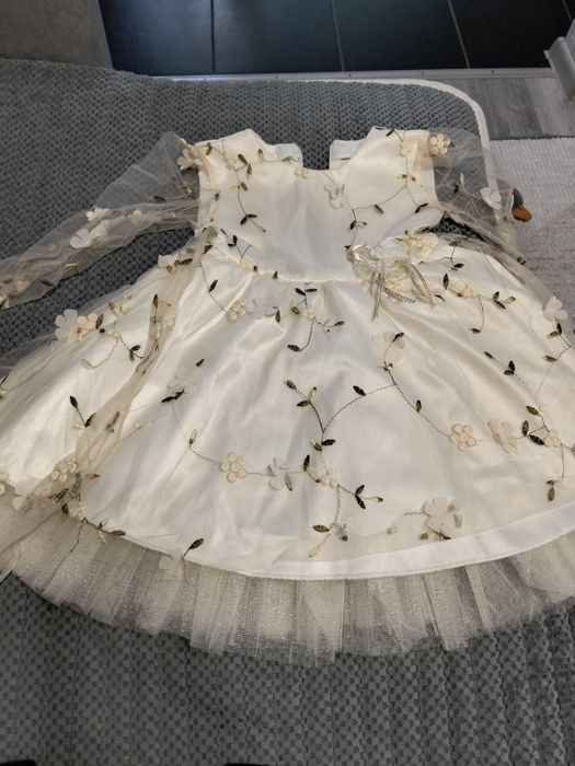 Продам платье на девочку