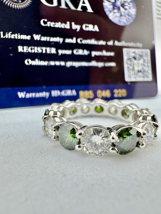 Сребърен пръстен с мойсанит (Диамант) 7 карата