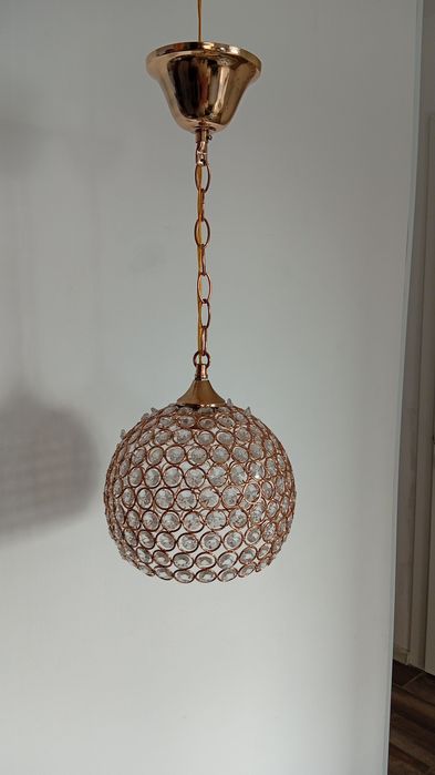 Продам люстру потолочную