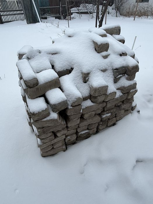 Продам б/у кирпич силикатный