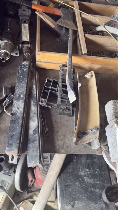 Продам запчасть мерседес 124