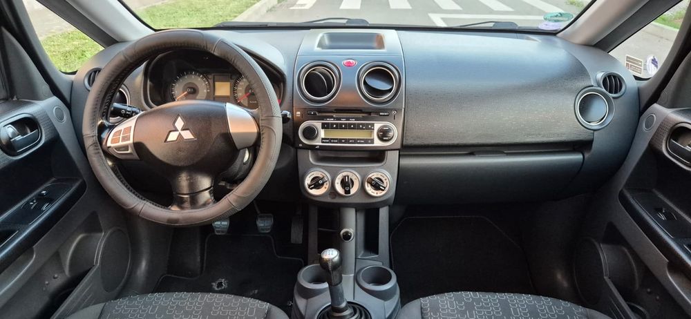 MITSUBISHI  COLT, fabricatie 2011, 1.3 benzina euro 5, 2300 euro.neg.
PRET 2450 EURO.NEG.