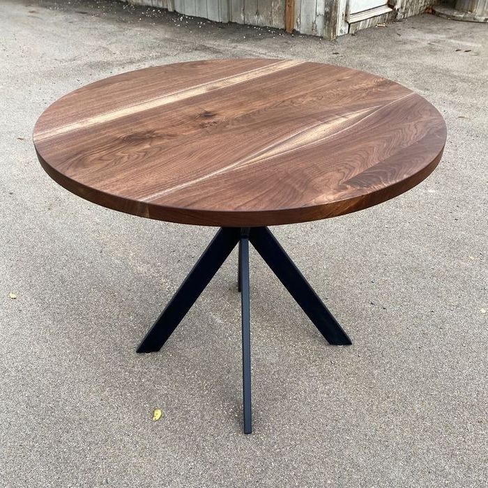 Обзавеждане на заведения и барове -бар маси , столове , трапезни маси