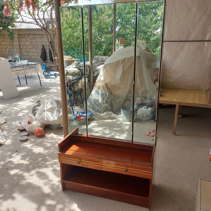 Трюмо полированное