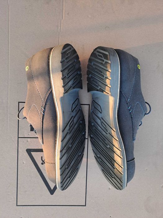 Pantofi uvex cu bombeu