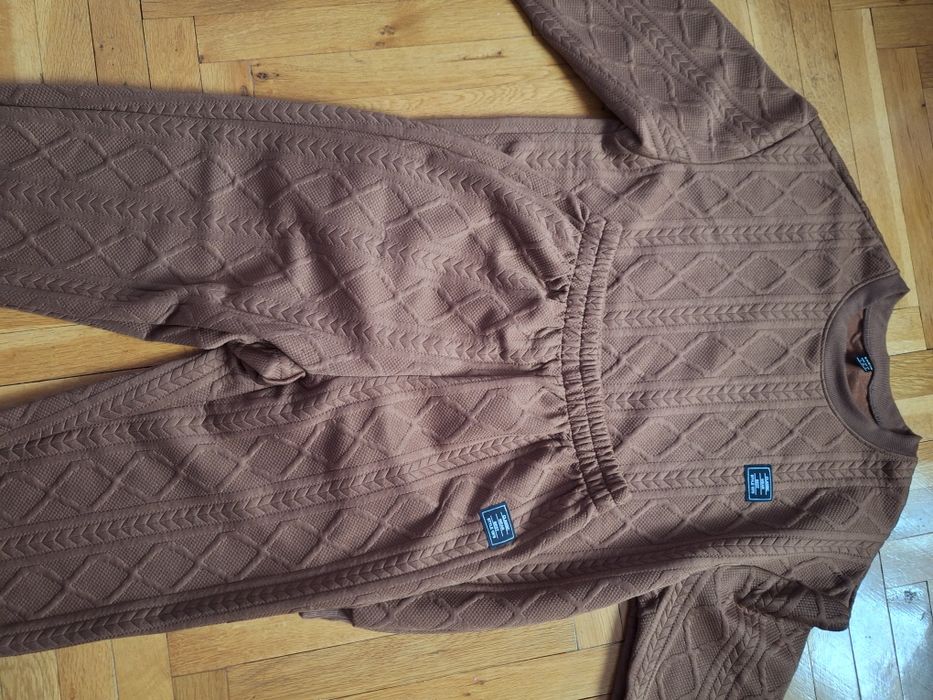 Кафяв спортен екип