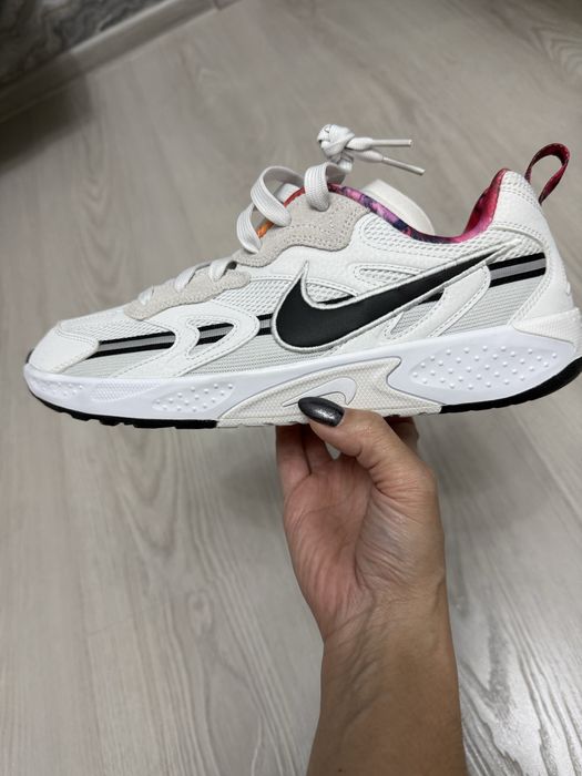 Оригинальные кроссовки NIKE