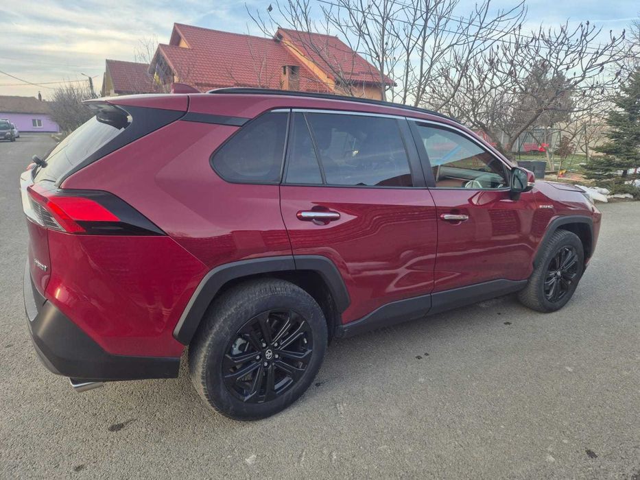 Toyota RAV4 Hybrid 2020 – Roșu – Unic proprietar – Stare foarte bună