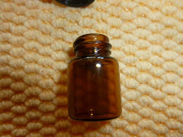 продавам козметични / медицински шишенца